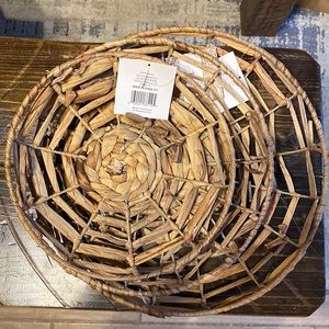 Set of 3 wicker trays